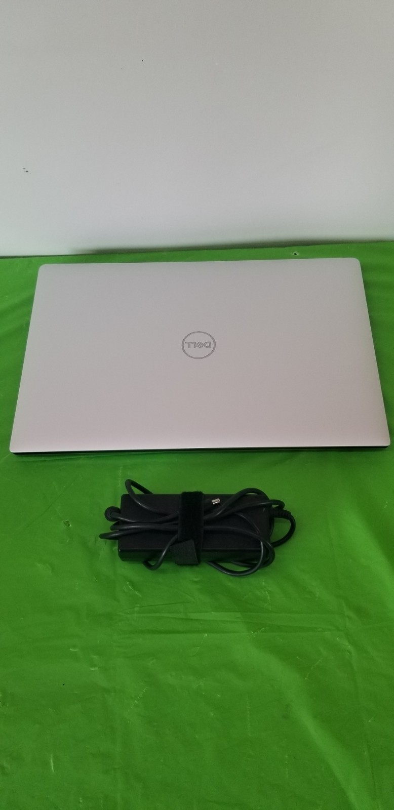 Dell XPS 15 7590 – Intel i5-9300H 2.40GHz — 32GB RAM 512GB SSD,WIN 11
