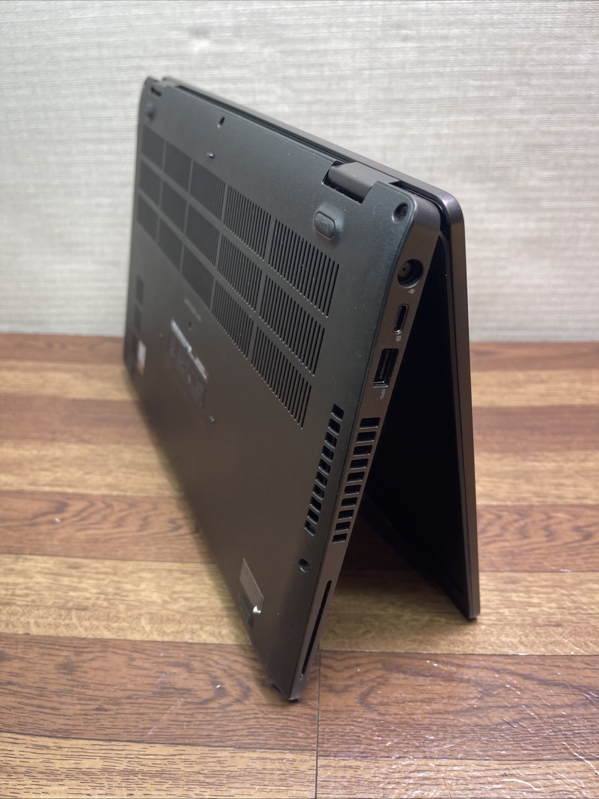 Dell Latitude 5400 14″ Core i5-8350U 1.70GHz 256GB SSD 8GB RAM DDR4