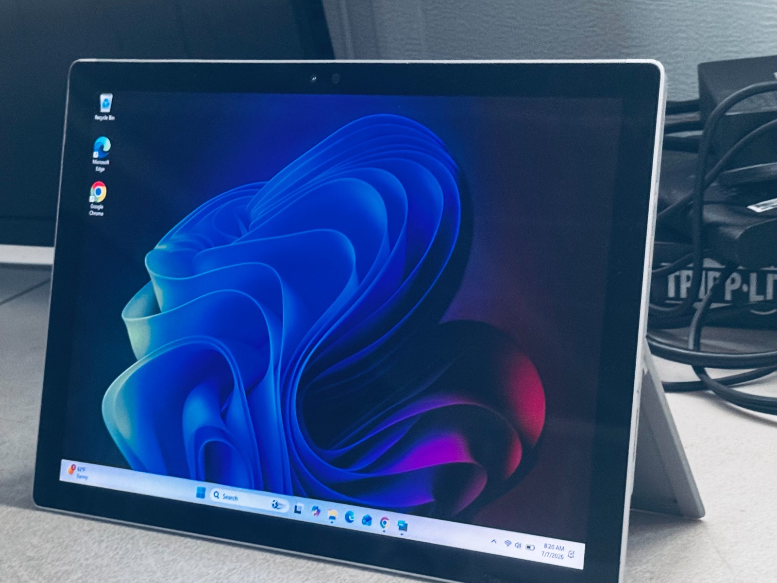 Microsoft Surface Pro Touch-Intel i7 6550U-512GB SSD WIN 11-16GB RAM w/ Charger