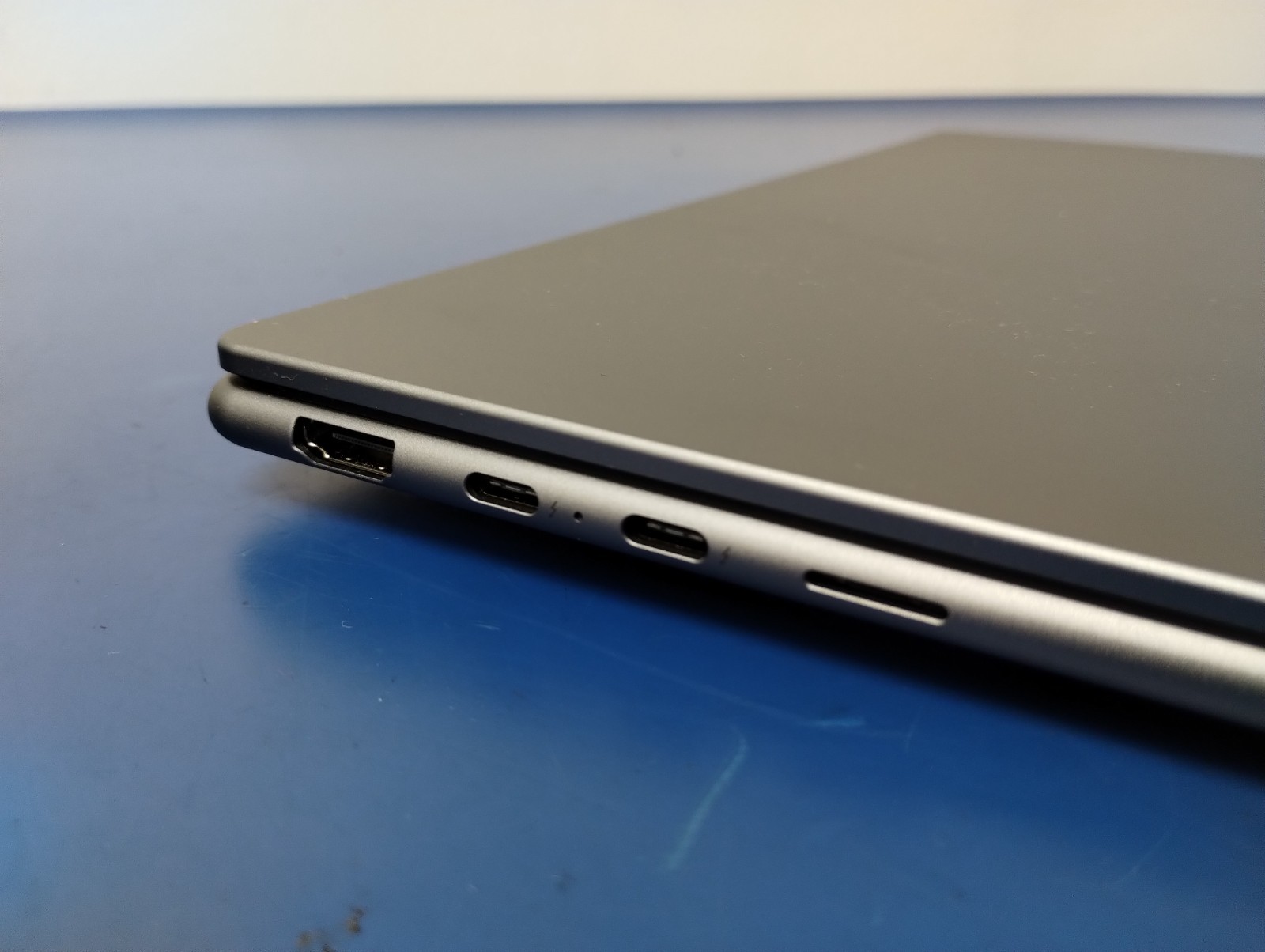 Lenovo Slim 7 14ILL10, Intel Core Ultra 7 258V, 2.20 GHz, 32 GB RAM, 1 TB NVMe