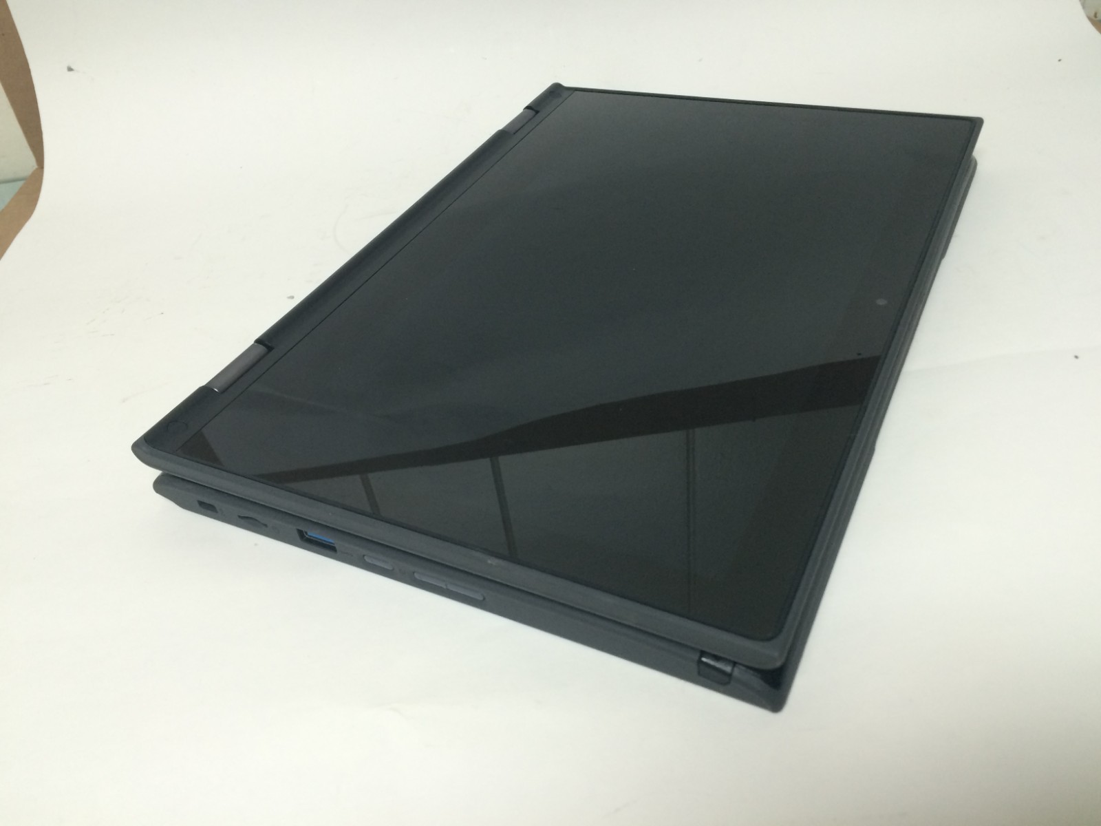 Lenovo 300e 2nd Gen Pentium N5000 1.10 GHz 8 GB 256 NVMe SSD Win 11 AC Adapter