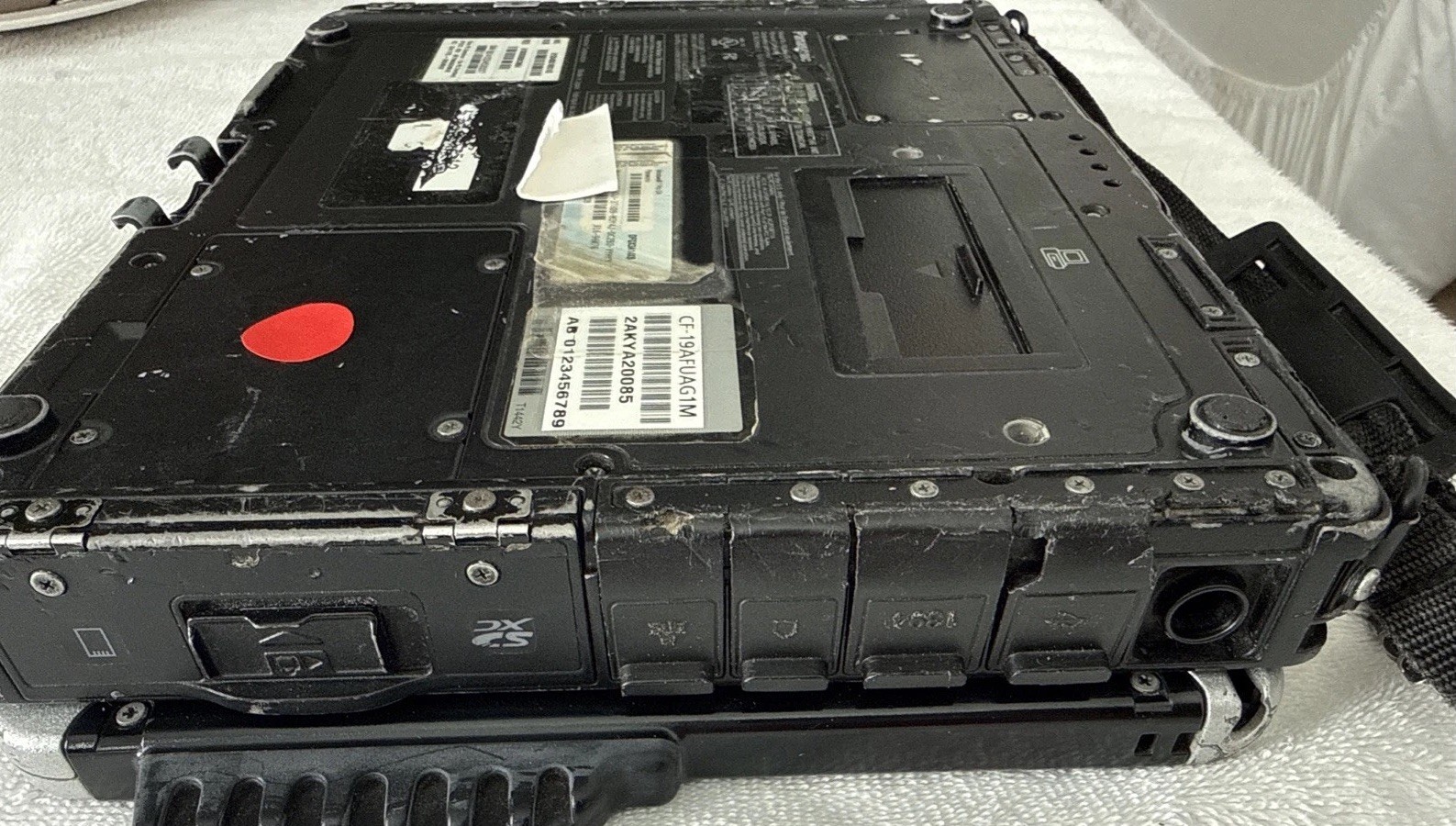 Panasonic Toughbook CF-19 MK5 i5-2520M 2.50GHz 4GB|NoHDD|No Caddy|No AC charger