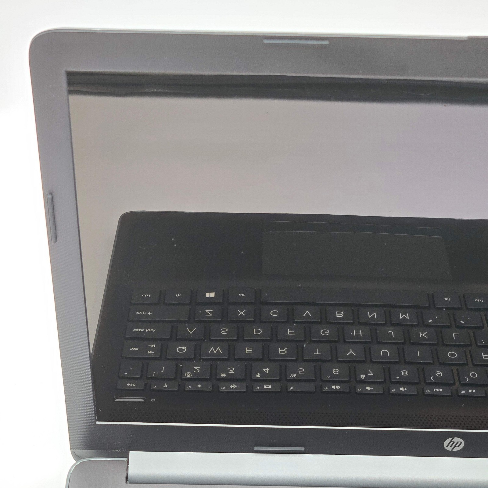 HP Laptop 15-da0046nr 15″ Touch Core i3 7th Gen 8GB RAM 1TB – For Parts *READ*