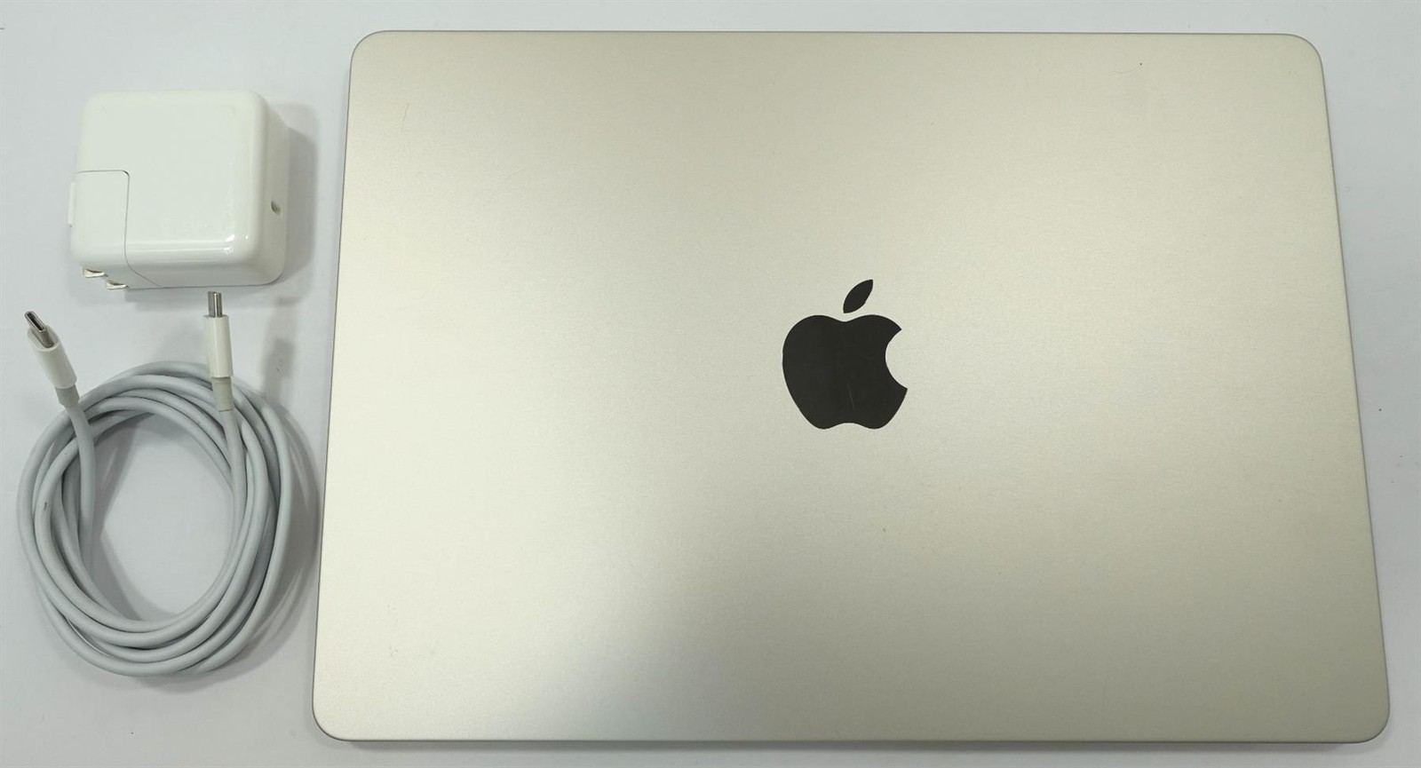 Apple MacBook Air 2022 A2681 13.6″ M2 Retina 8GB 256GB SSD iOS Tahoe