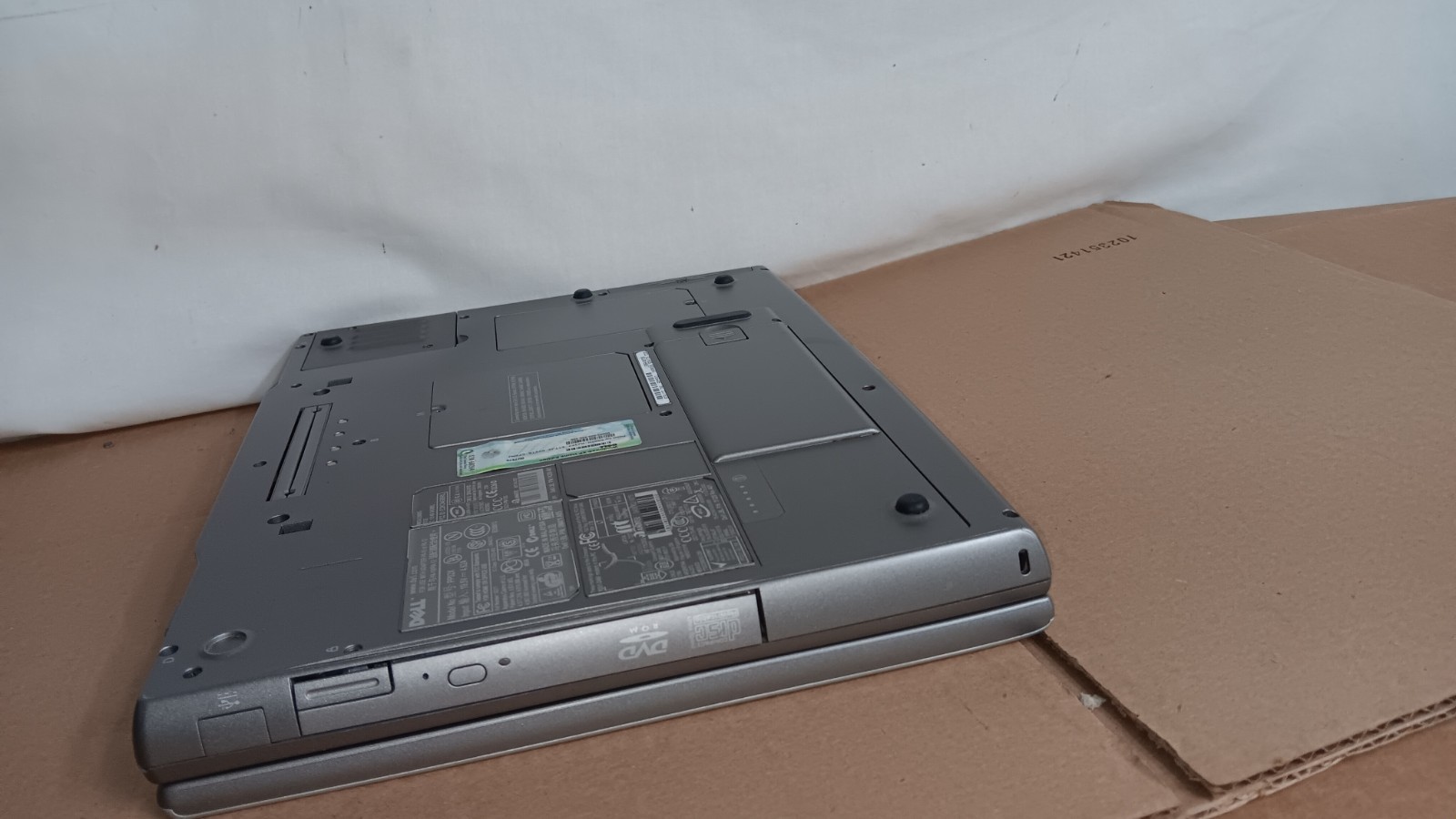 Dell Inspiron 8600 Laptop PM @ 1.60 GHz 1 GB DDR 15.4″ LCD Nvidia GeForce FX5200