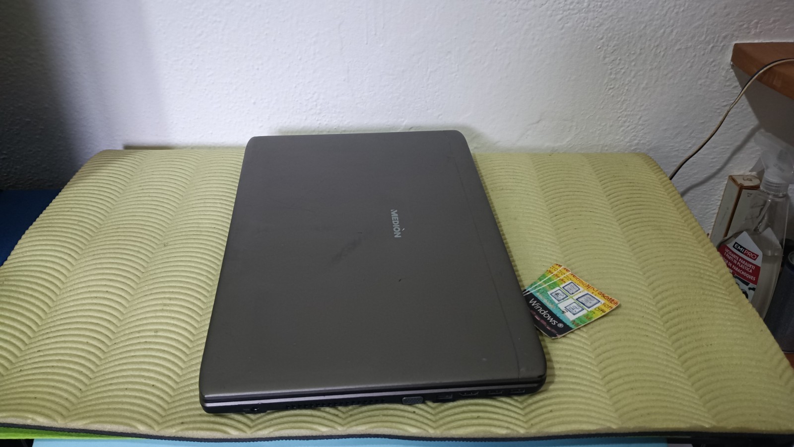 medion akoya e7415 17.3″ 1600×900 i3-5005U 256GB SSD 8gb windows 11