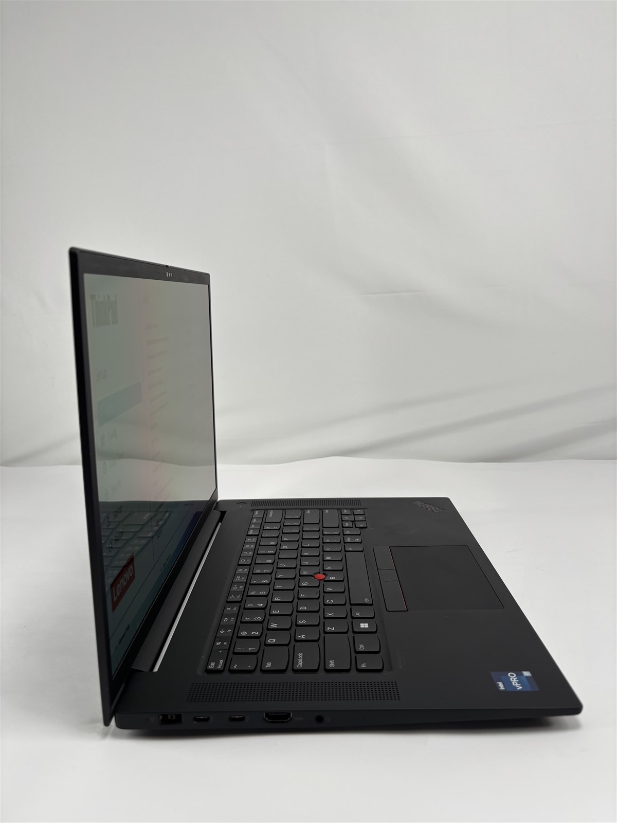 Lenovo ThinkPad P1 16″ Touchscreen Gen 6 i7-13800H 16GB 512 GB SSD FHD RTX A1000
