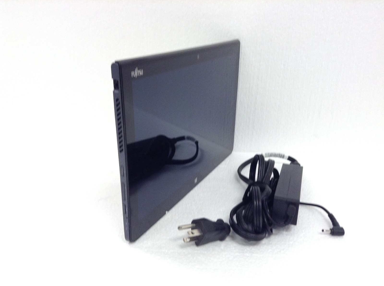 Fujitsu Stylistic Q704 i5-4300U 8GB 1.90GHz 12.5″ Touch Tablet,No SSD, FREE SHIP