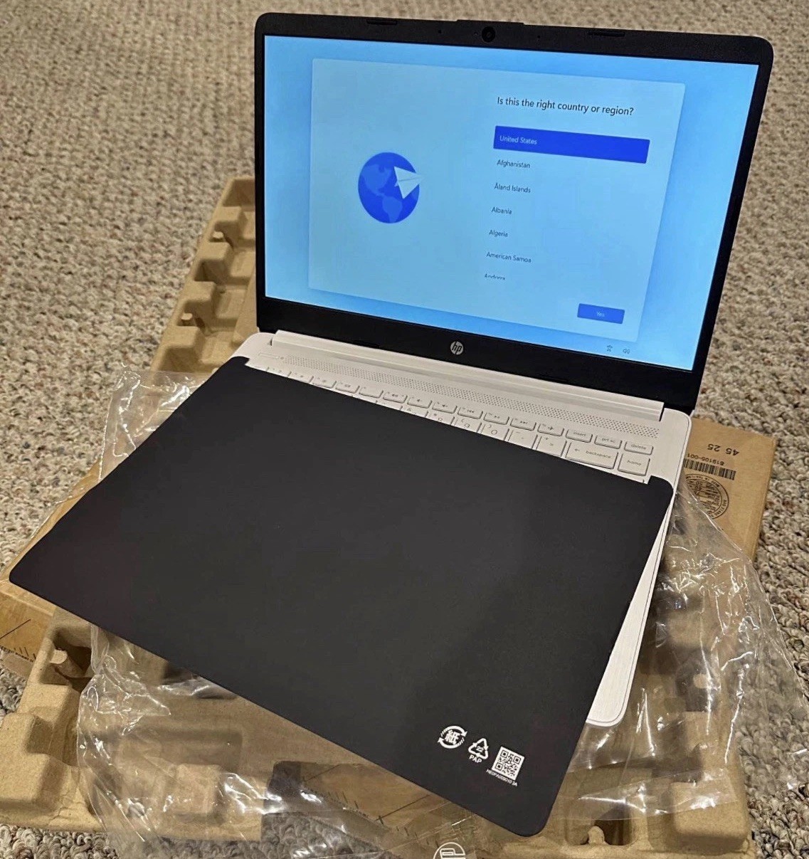 HP 14-dq3000dx Laptop 14in Celeron N4500 4GB 64GB eMMC Win 11 S White w AC Adapt