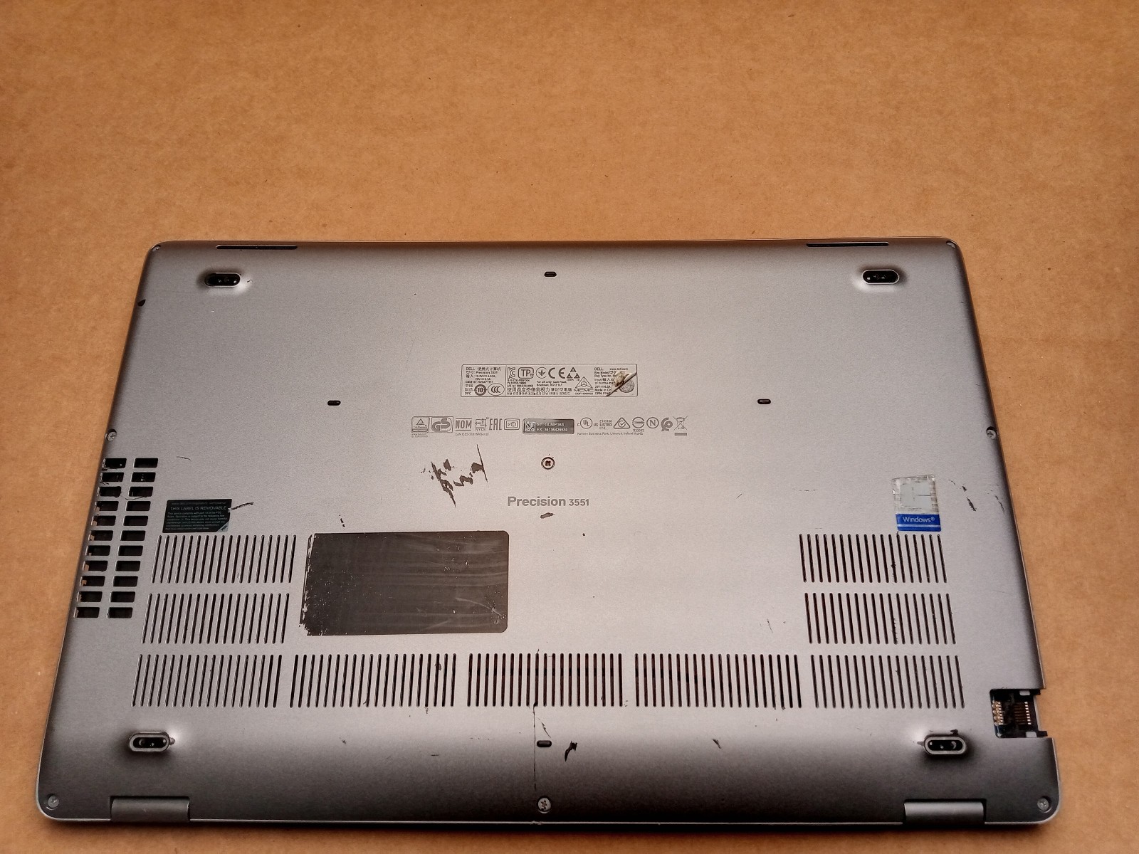 Dell Precision 3551 i7 10750H, 8GB RAM, 256GB SSD, Quadro P620, Windows 11, Read