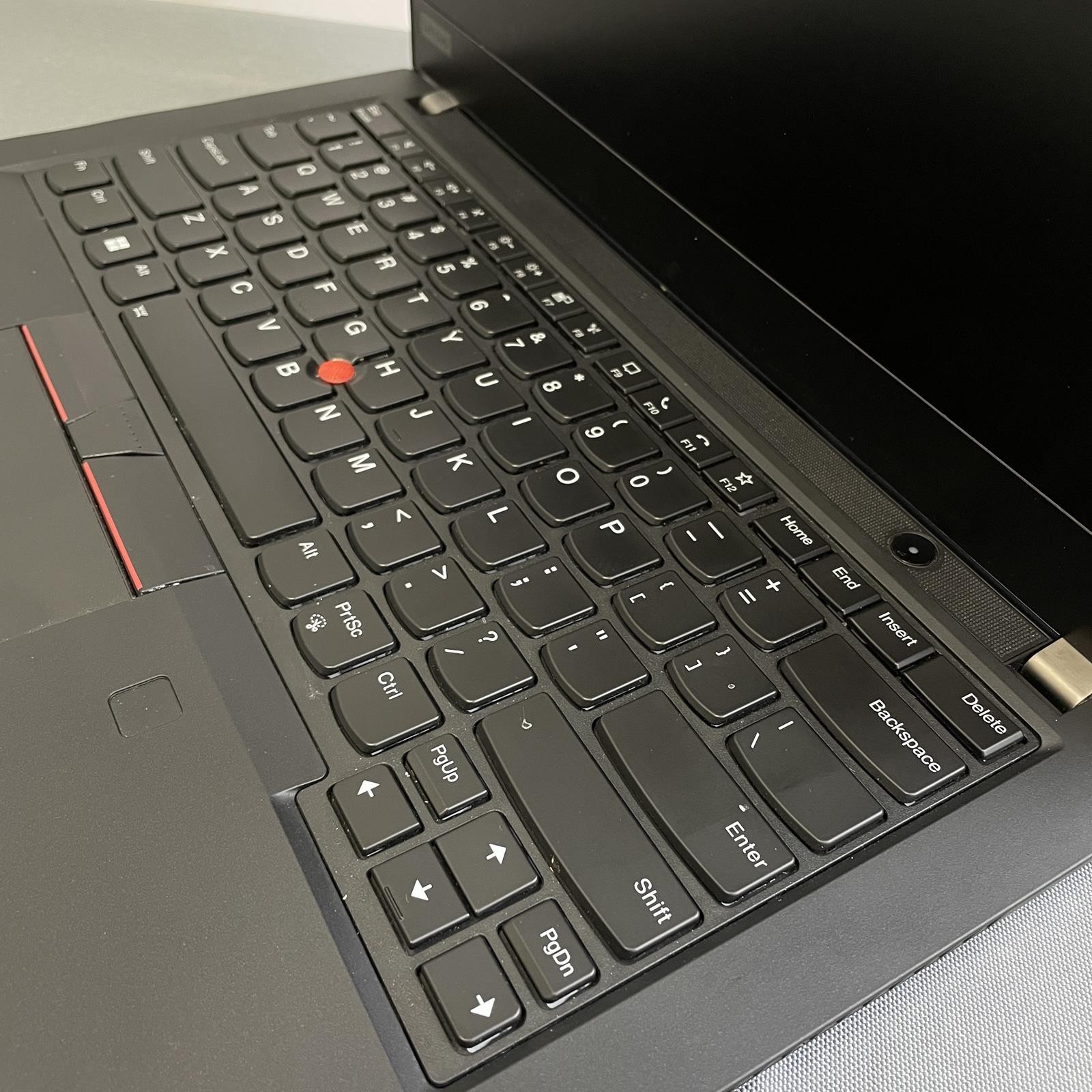 Lenovo ThinkPad T14 Gen 2i 14″ FHD, Core i7-1165G7, 16GB, 256GB NVMe, Win 11 Pro