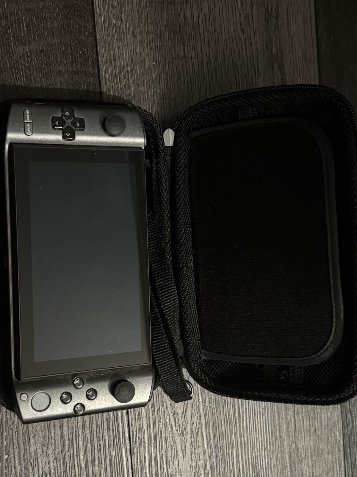 GPD WIN 3 Mobile Gaming PC i7-1165G7 16GB Ram w/ Charger Dock Case
