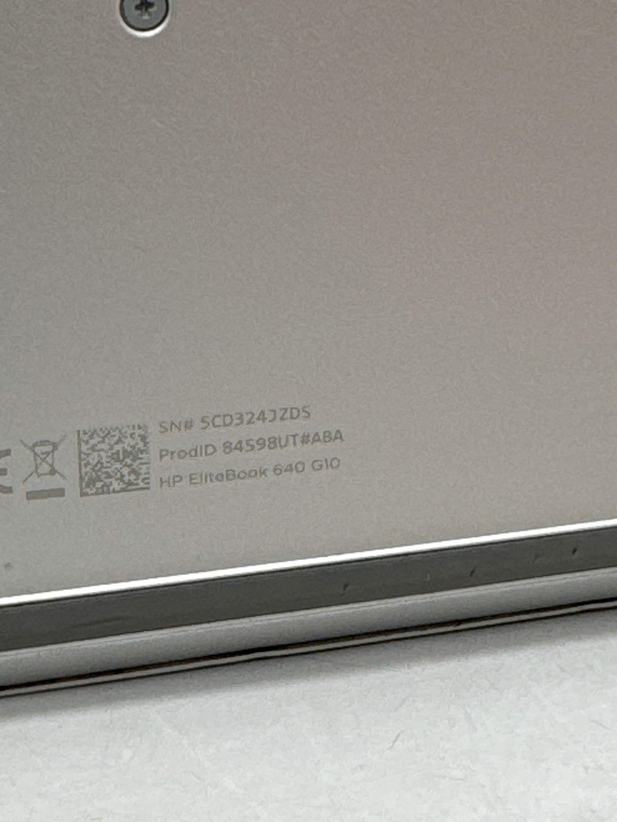 HP EliteBook 640 G10 14.0″ FHD Touch Core i5-1335U 1.30GHz 256GB SSD 8GB RAM