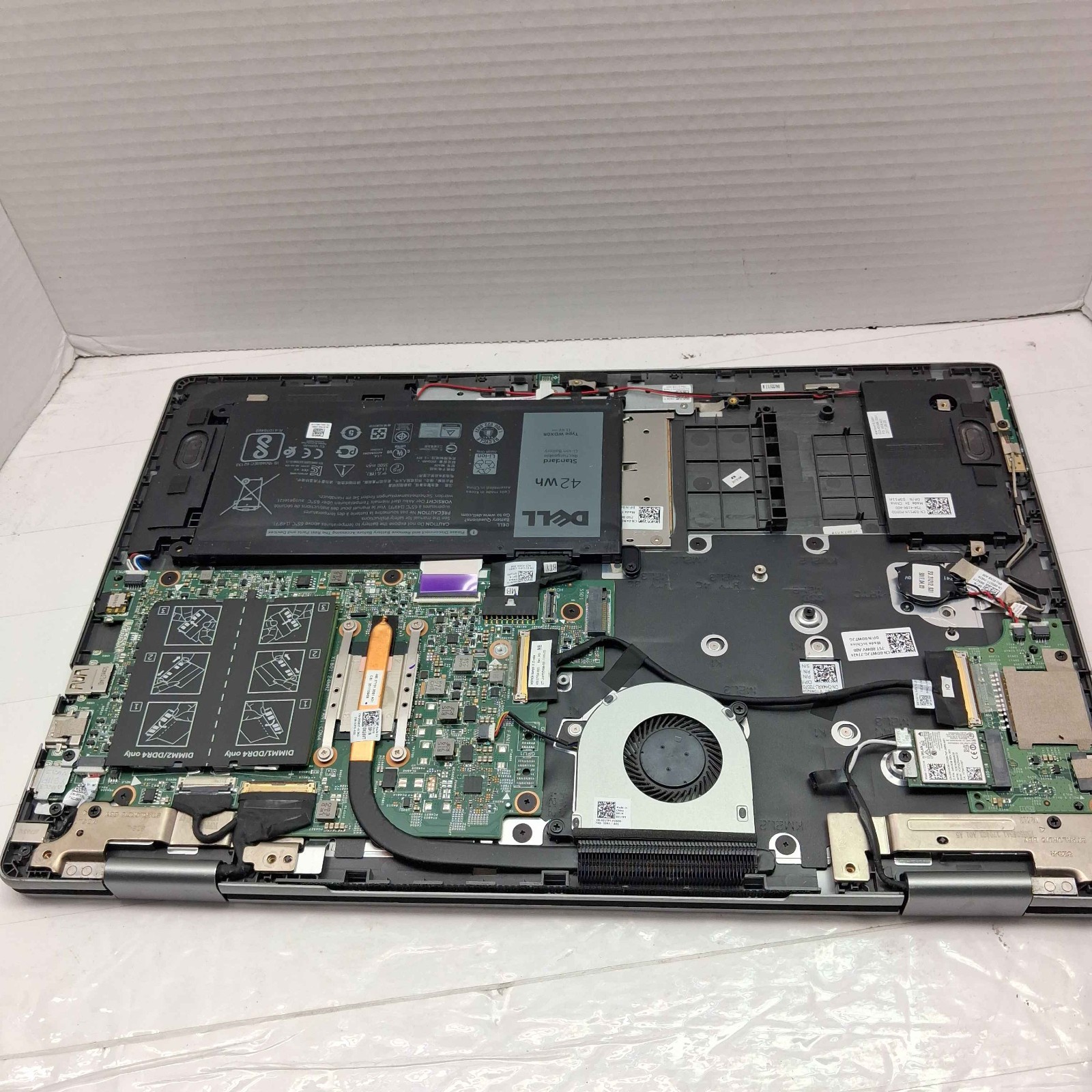 Dell Inspiron 15 7579 15.6″ Laptop i7 7th Gen 8GB RAM No HDD BROKEN READ ^