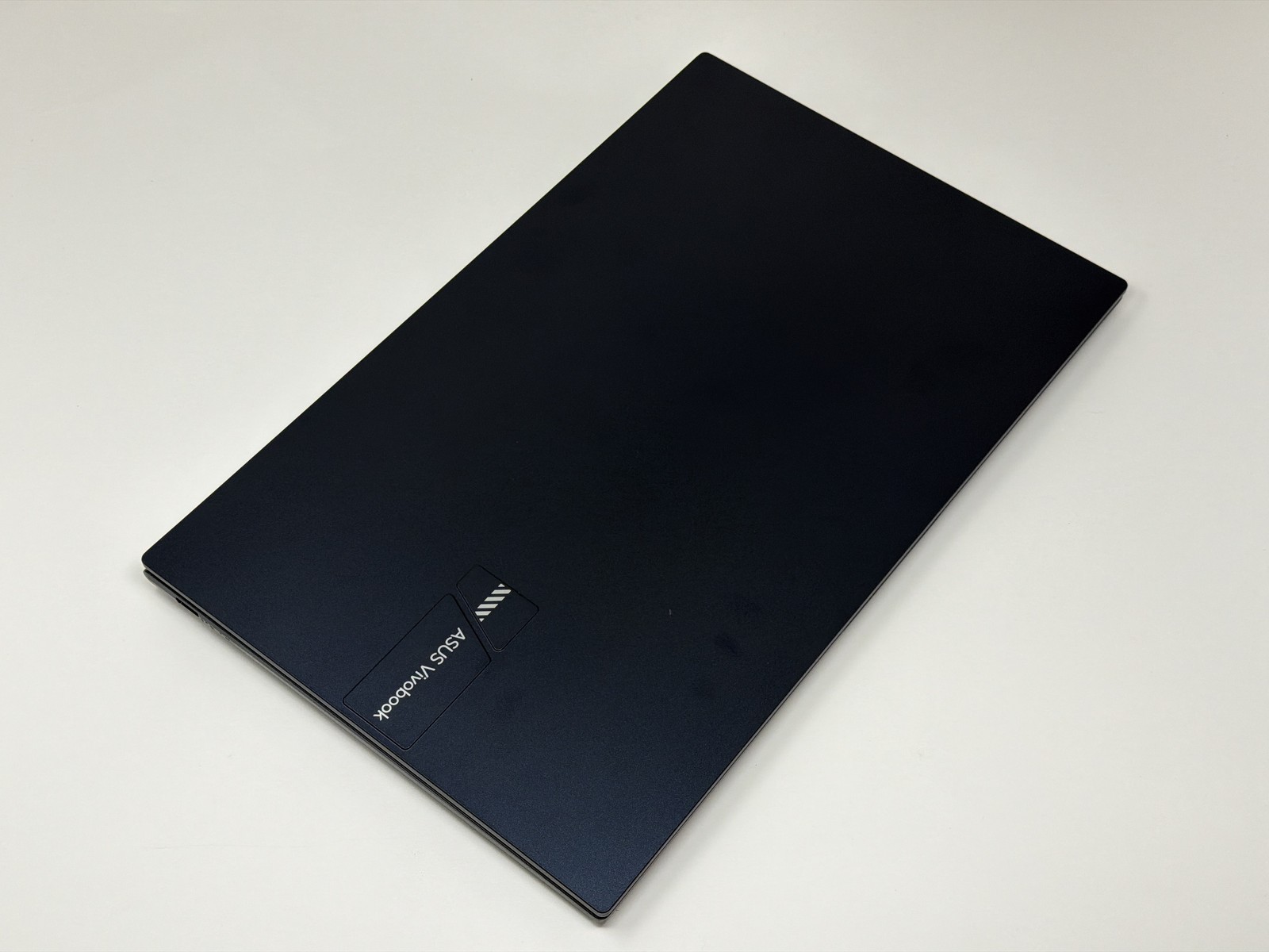 Asus VivoBook 17 X1704ZA Intel Core i3-1215U 1.2GHz 8GB 512B 17.3in Very Good