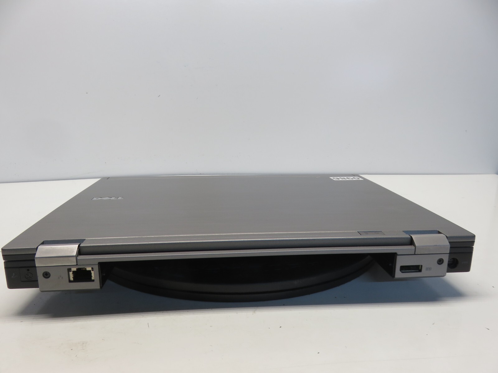 Dell Latitude E6410 Intel Core i5 CPU M 520 2.40GHz 2GB 500 GB WIN XP