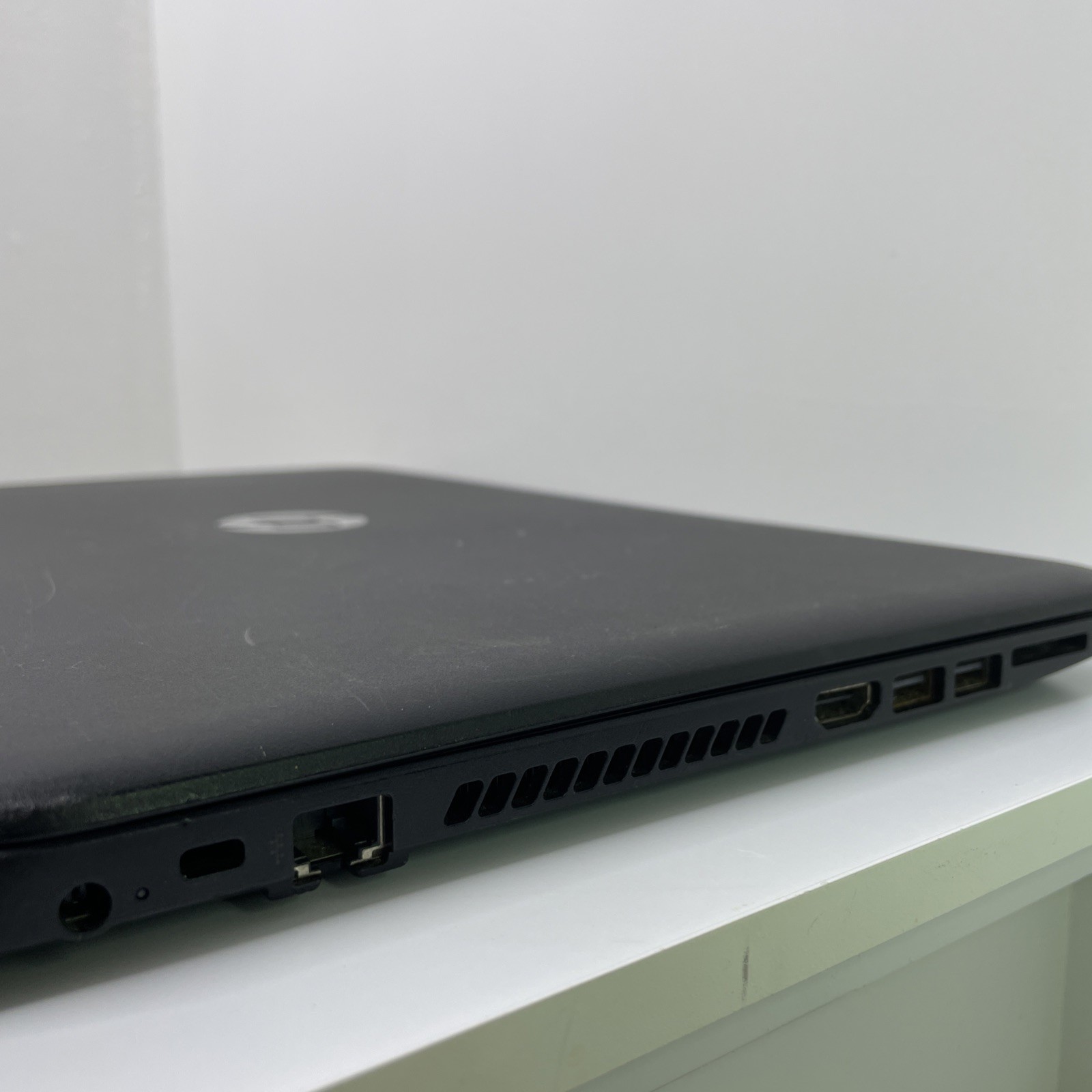 HP Laptop 15-F009WM 15.6″ AMD E1-2100 1.0GHz 4GB RAM 500GB HDD – BAD BATTERY
