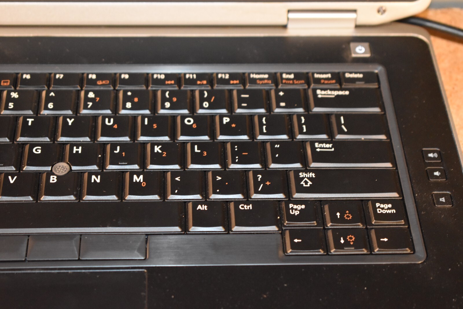 Dell Latitude E6430 Intel Core i5-3320M 4GB RAM 320GB HDD Windows XP Pro Webcam