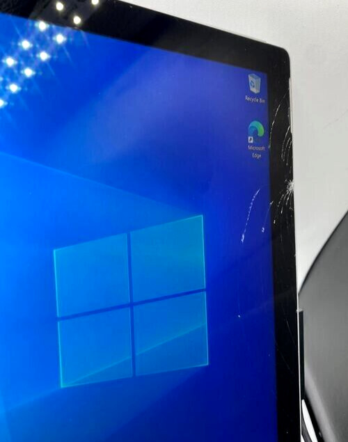 Microsoft Surface Pro 4 Intel Core i5-6300U CPU @ 2.40GHz 4GB RAM 128GB SSD