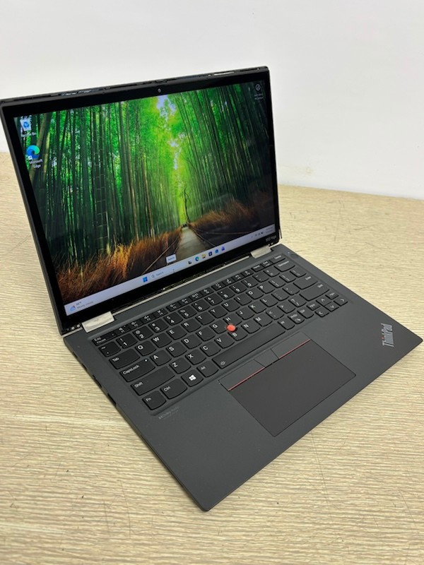 Lenovo ThinkPad X13 Yoga Gen 2 i5-1135G7 16GB 512GB SSD Laptop w/(screen issue)