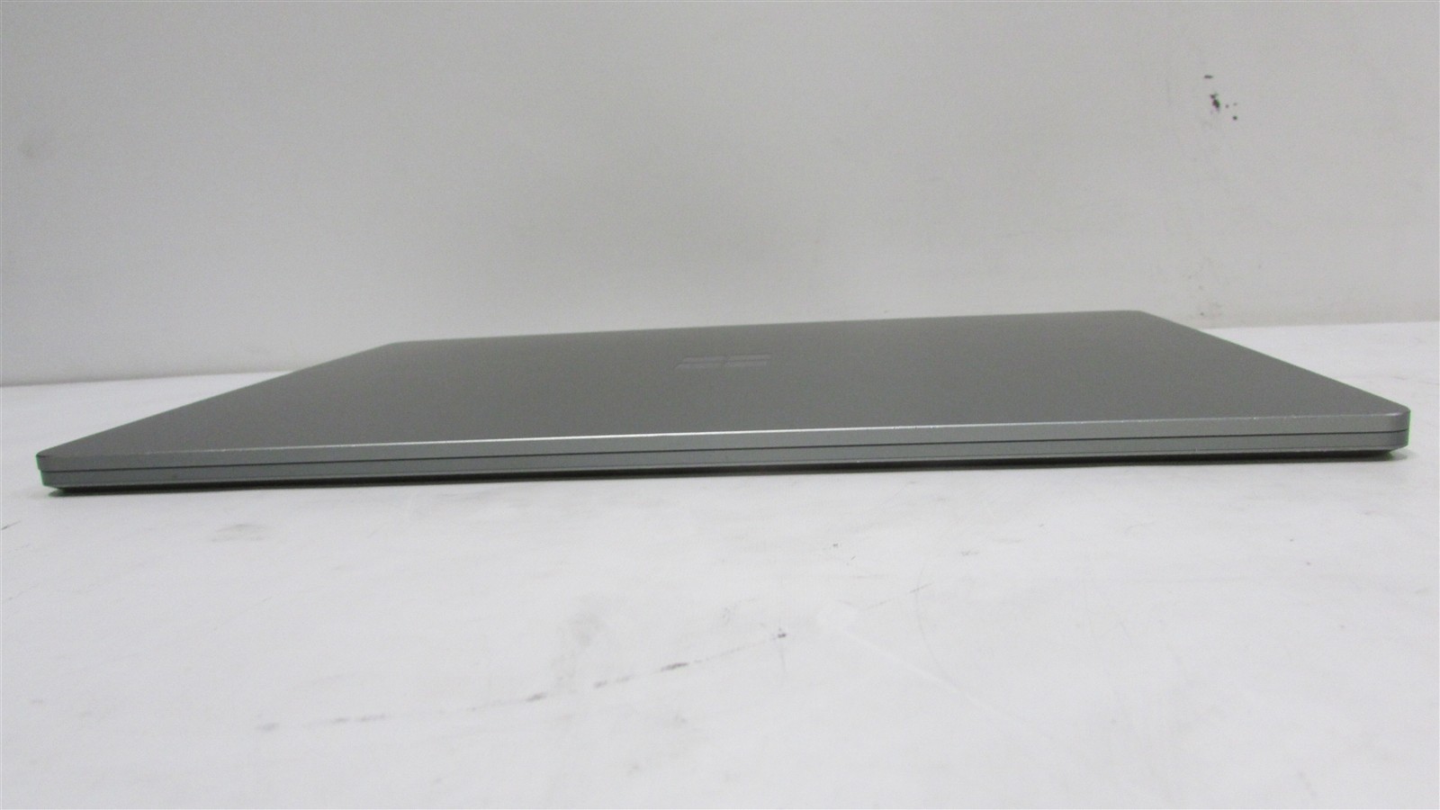 Microsoft Surface Laptop 5 1951 i5-1235U 2.5GHz 8GB RAM 512GB 13.5″ Win 10 Home
