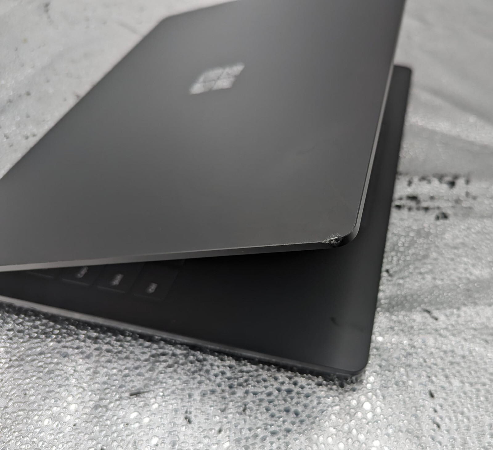 Microsoft Surface Laptop 3 13.5″ 256GB 8G, Intel Core i5-1035G7 – 1.20 GHz,