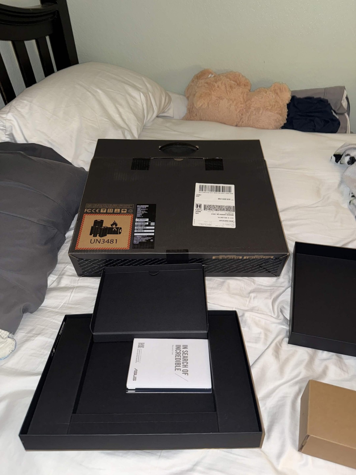 ASUS ROG Zephyrus G16 OLED (Core Ultra 9 185H, 16GB/1TB SSD, RTX 4070) Laptop