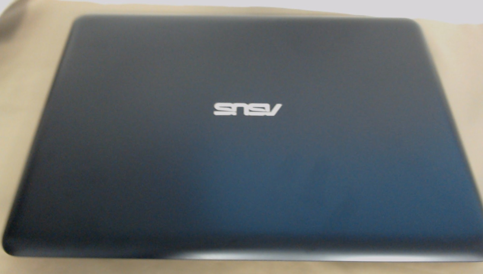 ASUS L402WA-EH21 14” HD Laptop,AMD E2-6110 Processor, 4GRAM 32G EMMC,WIN10,used