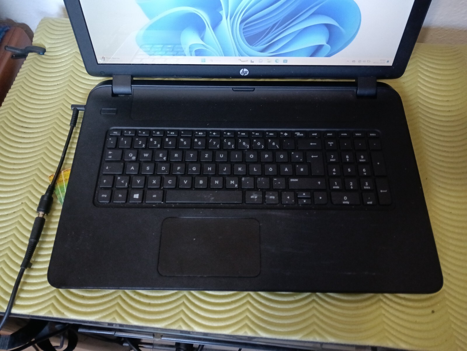 HP pavilion 17-p102ng 8gb 128gb ssd m2 AMD A6-6310 RADEON r4 17.3″ 1600X900