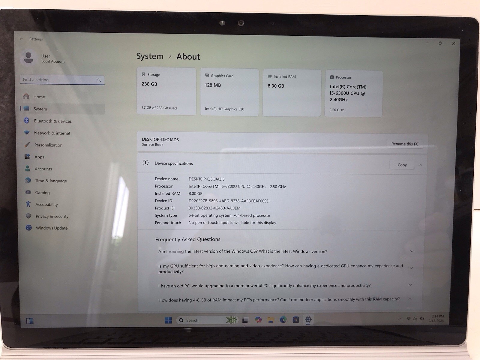 Surface Book 1703 13.5″ i5-6300U/8GB/256gb ssd/NO KEYBOARD/Bad Touchscreen/batt