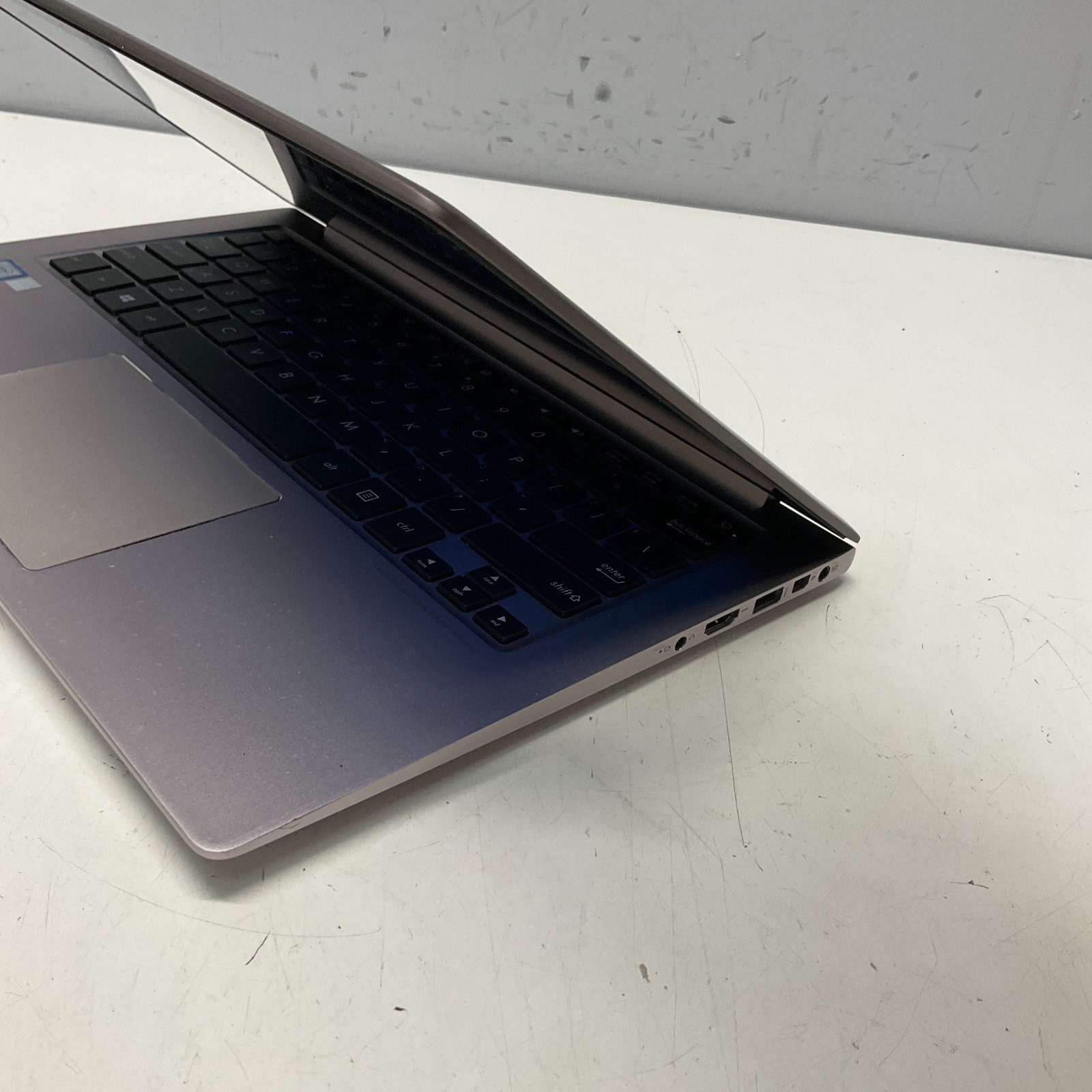 Asus ZenBook UX303UA Intel Core i5-6200U 8GB RAM 128GB SSD Windows 10 Pro