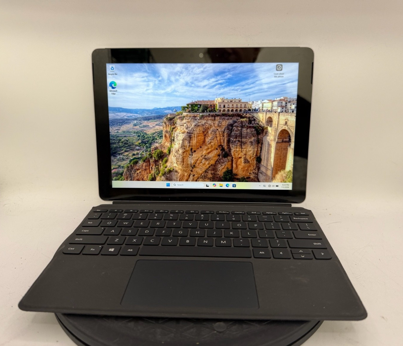 Microsoft Surface Go-Pentium 4415Y@1.1GHz 8GB DDR3 Ram 128GB NVME SSD W11H (1237