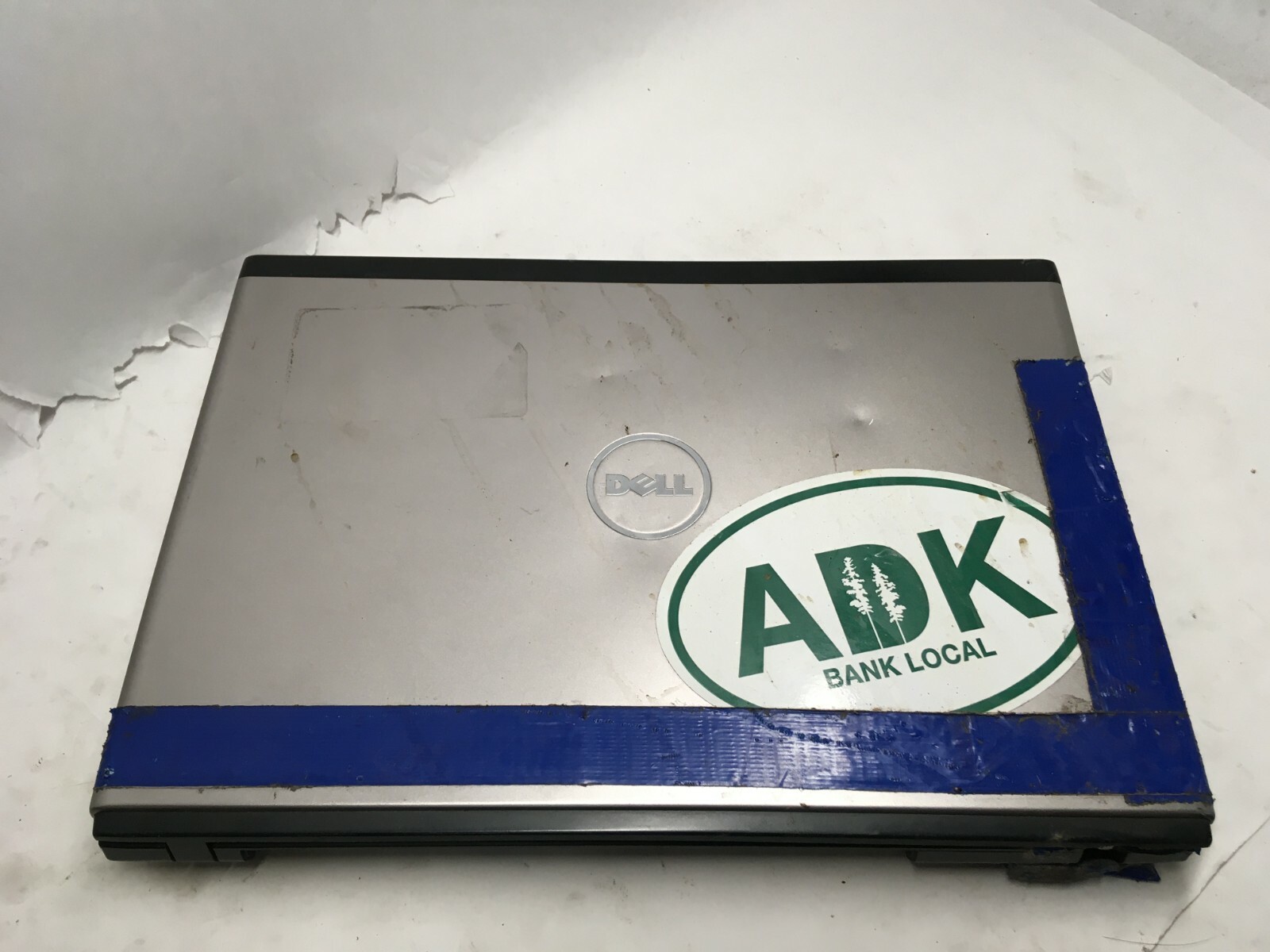 Dell Vostro 3400 14″ Intel Core i5 Laptop For Parts Broken LCD Screen NO HDD JR