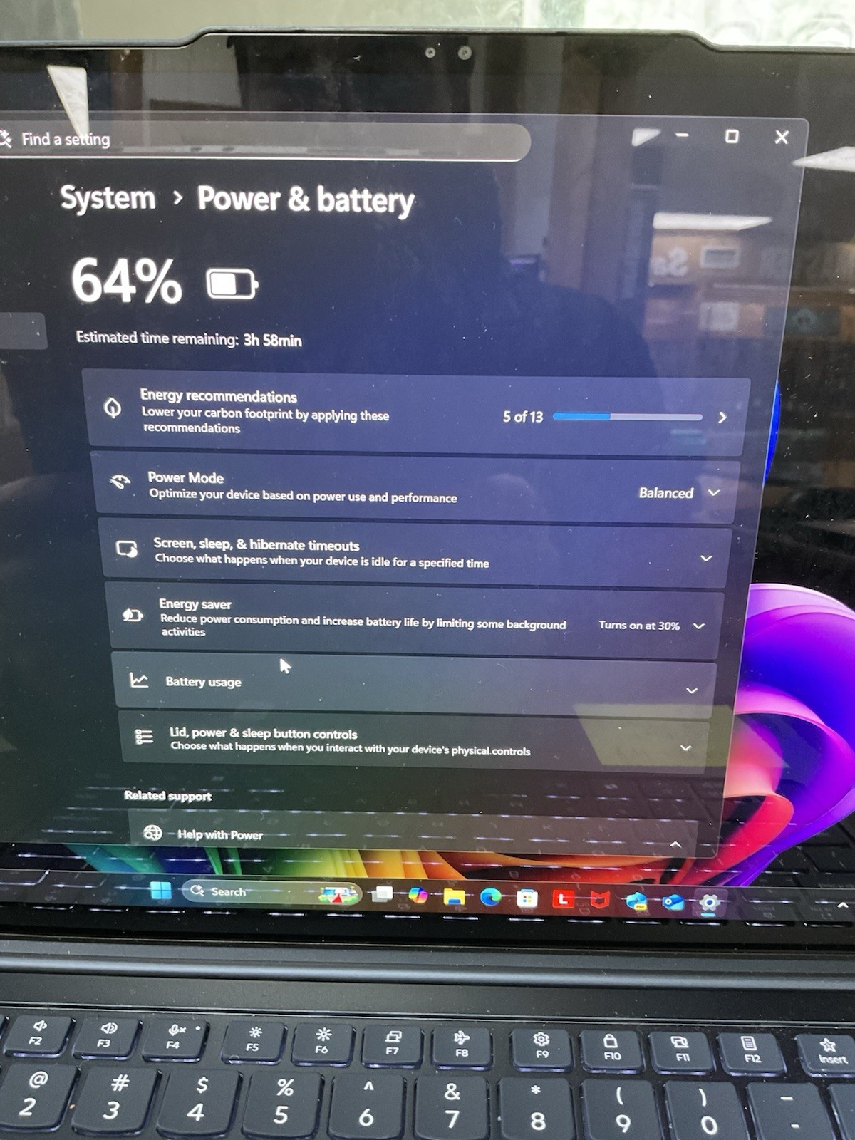 2024 Lenovo Yoga Slim 7 14Q8X9 14.5” Touchscreen Laptop G4P000681