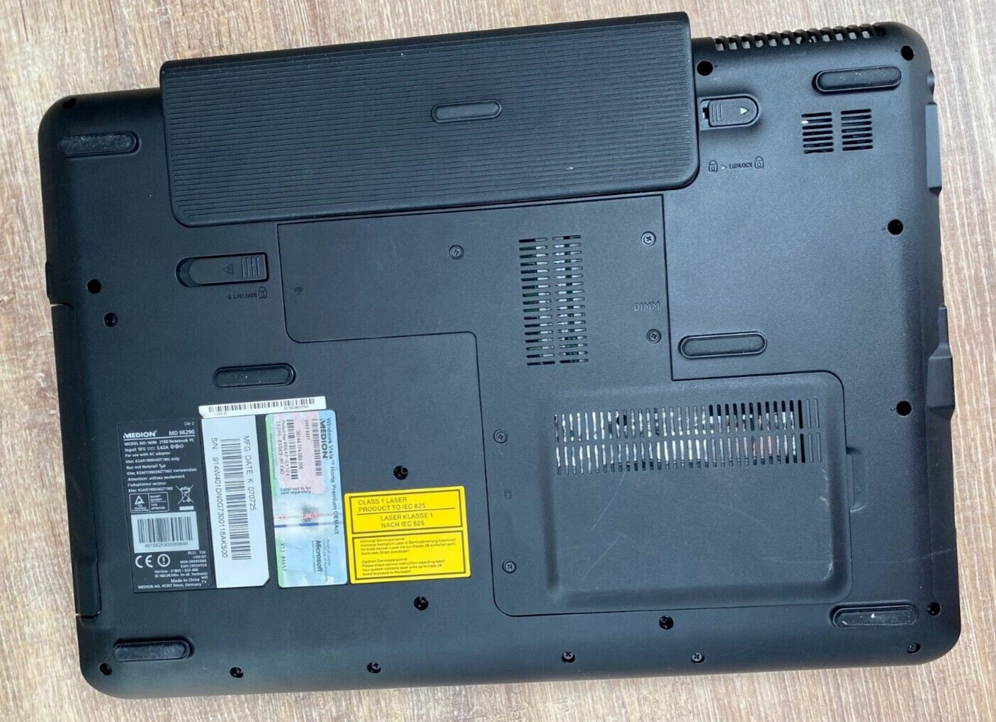 Medion MD Akoya 96290 intel T2130 2GB Memory No HDD Used