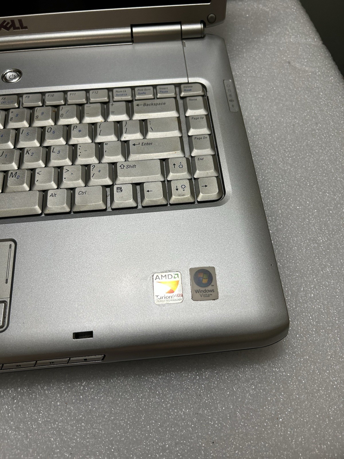 Dell Inspiron 1521 AMD Turion 64 X 512 Mb 1.60 GHz 80GB HDD -No Power Adapter