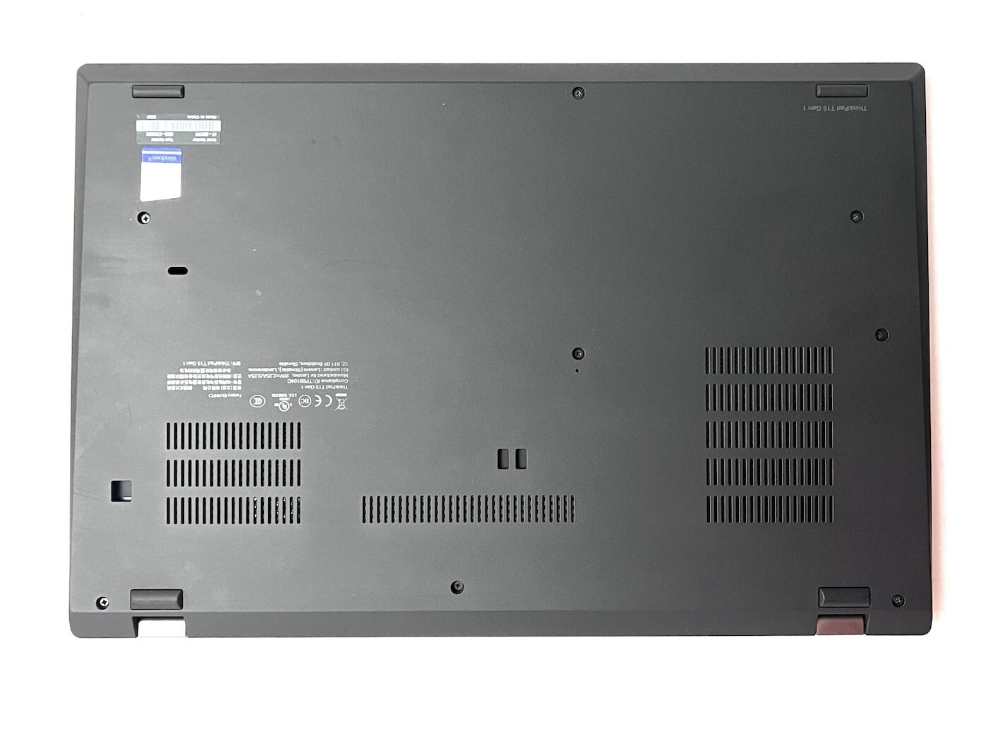 Lenovo T15 20S6-CT01WW Core i7-10510u 16GB 512GB 15.6″ – Warranty July 24