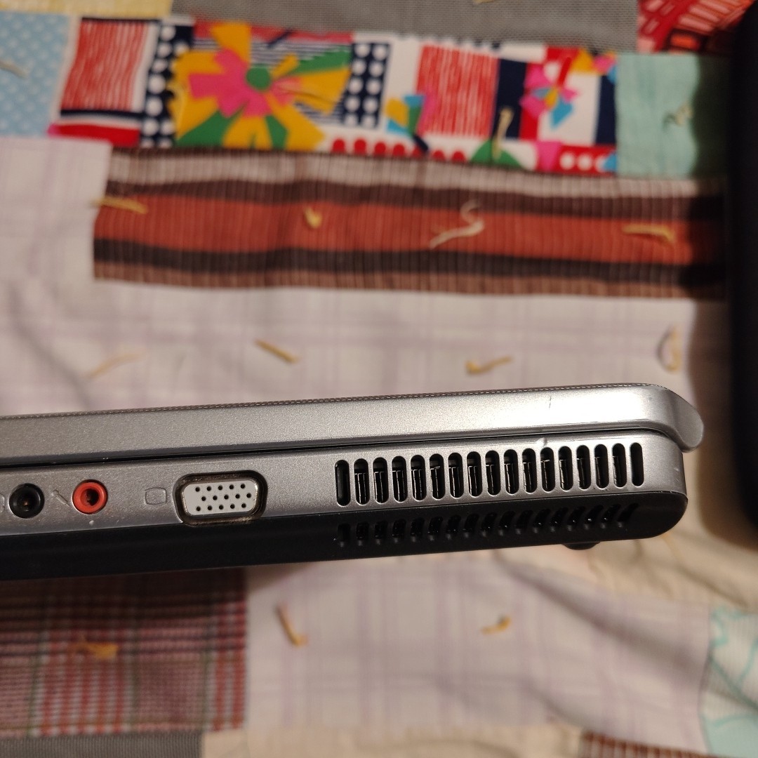 Sony VAIO Model PCG-7Z2L Silver 15.4″ Notebook Laptop – Powers On **READ DESC*