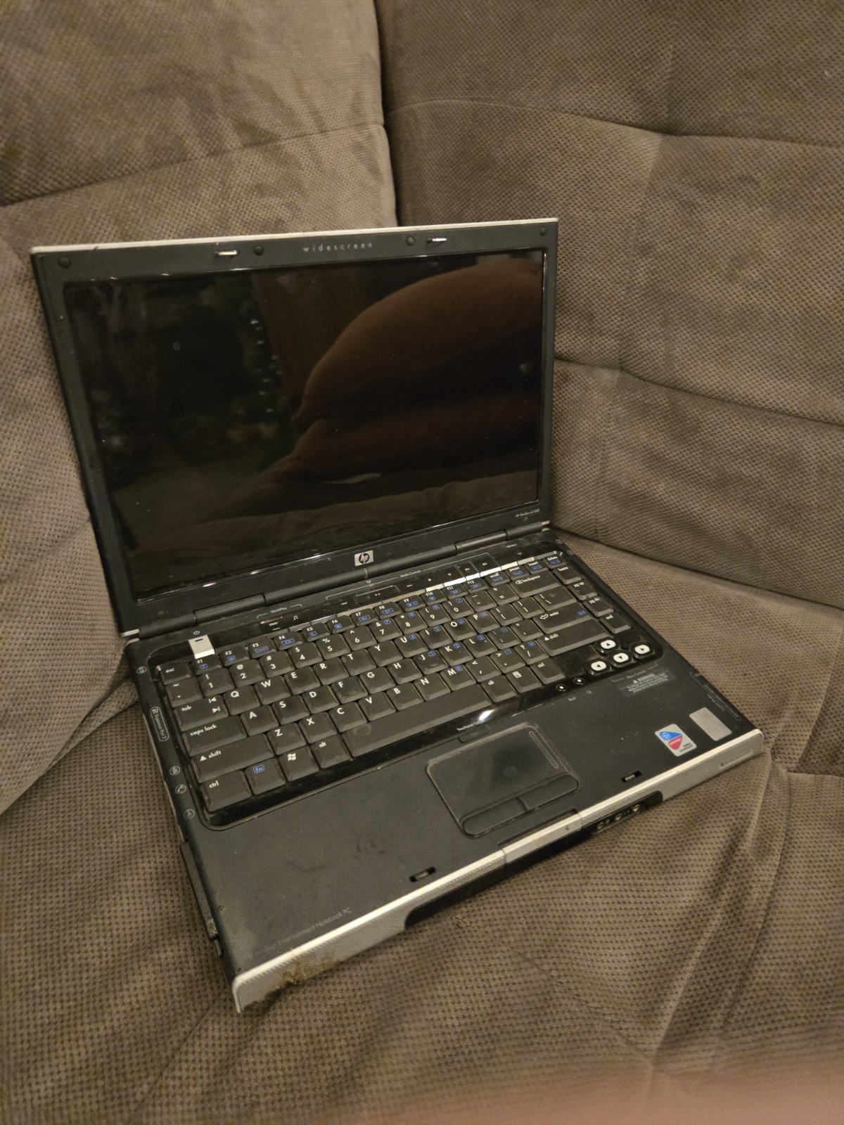 HP Pavilion dv1000 Entertainment Notebook PC Laptop