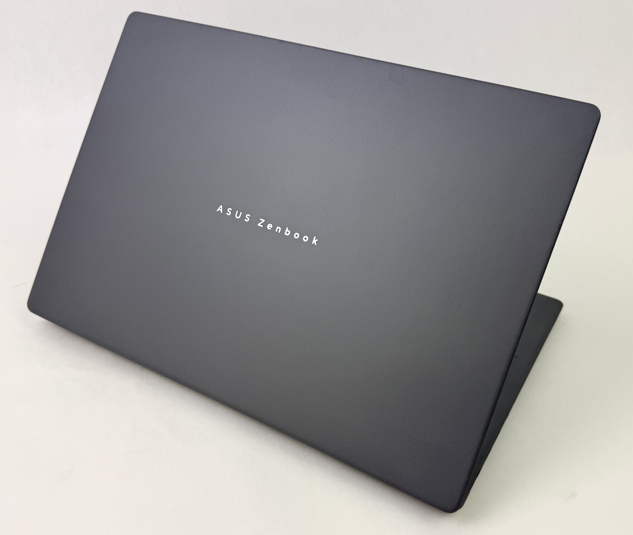 ASUS Zenbook A14 14″ 2K OLED Snapdragon X 16GB 512GB SSD W11H