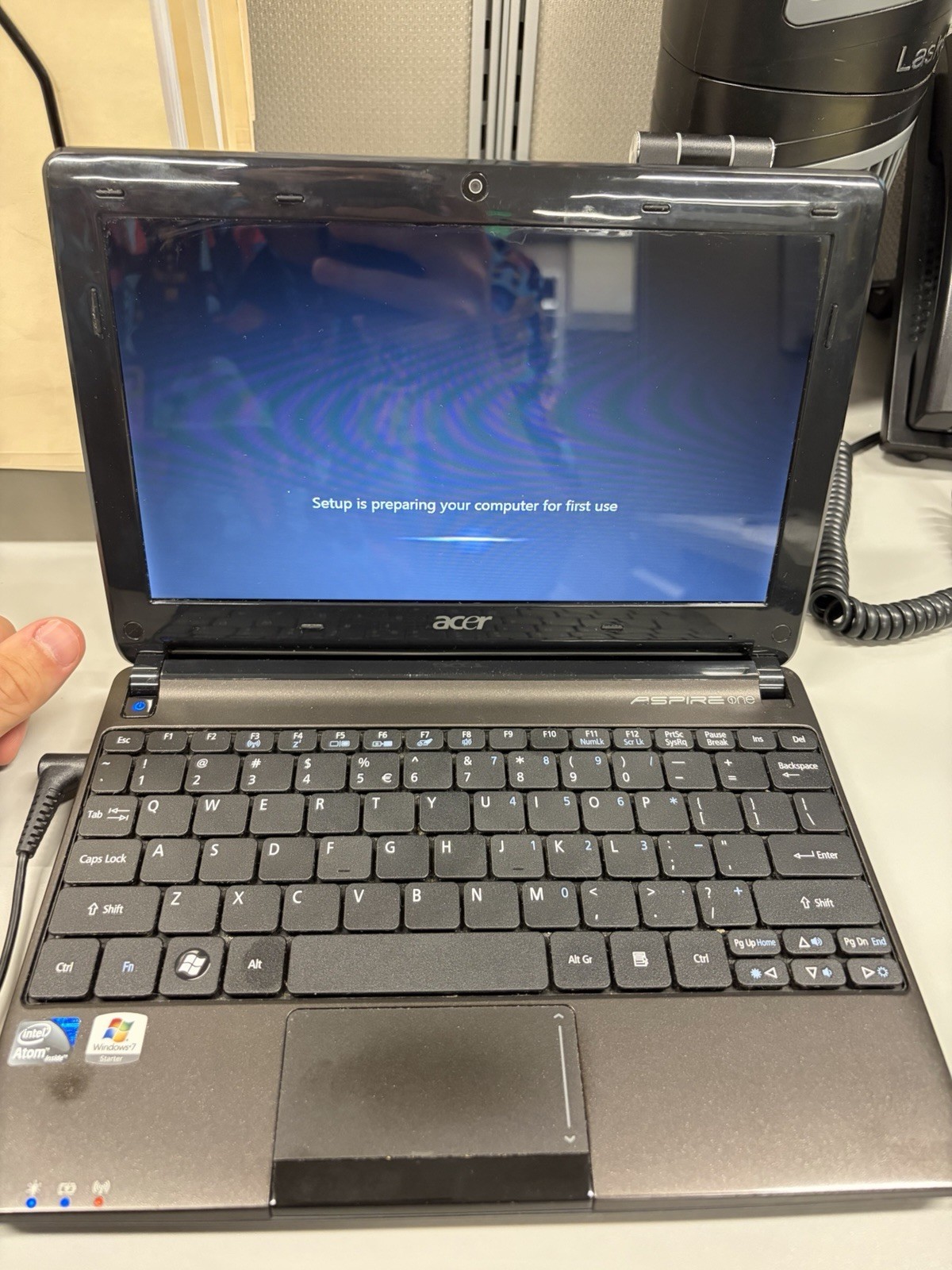 Acer Aspire One D257 Netbook Windows 7 Starter Intel Atom 10.1in Black Wi-Fi