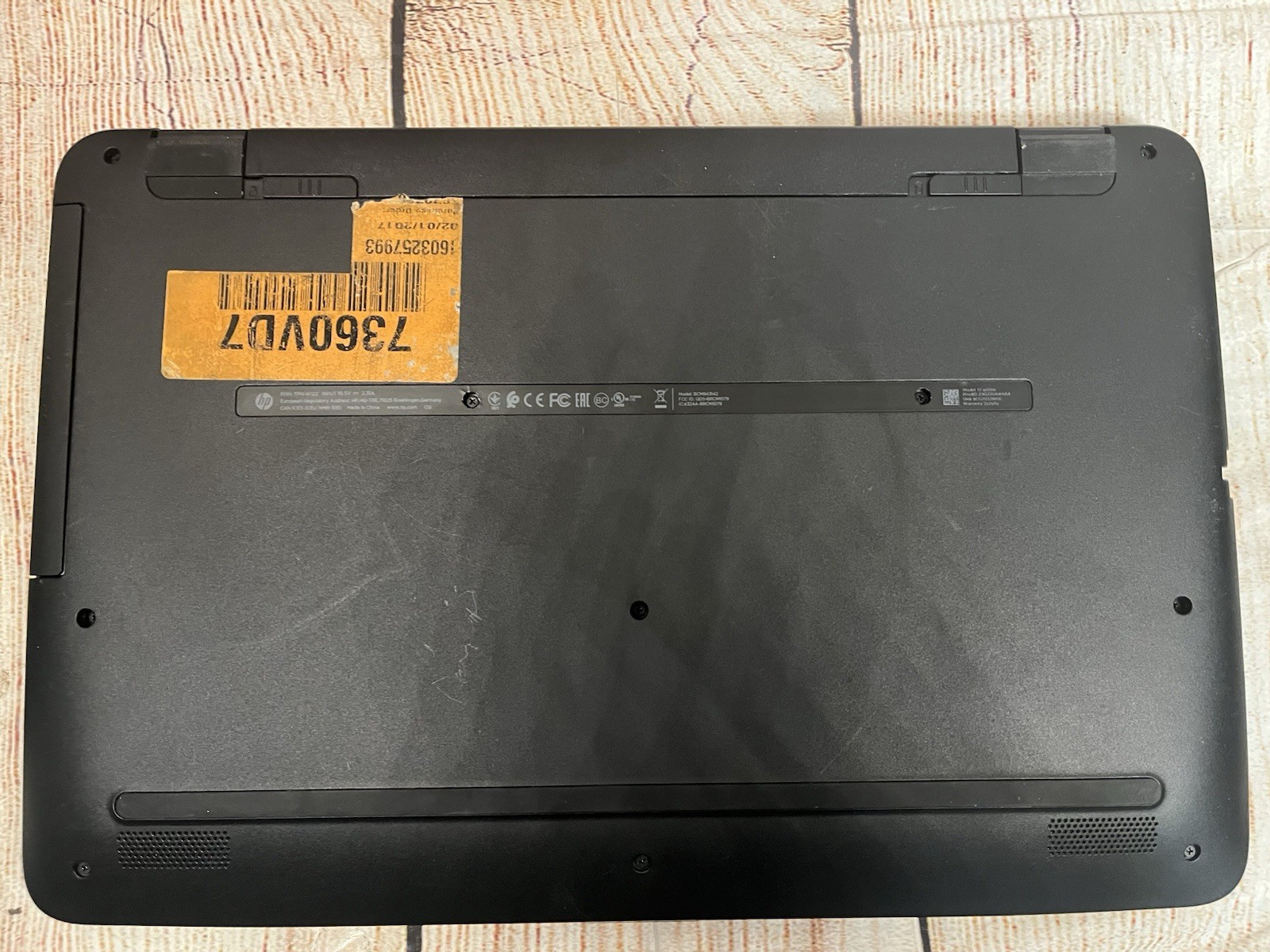 HP Notebook 17″ 17-y012nr AMD A8-7410 Radeon R5 8gb 500gb W/charger Dead Battery