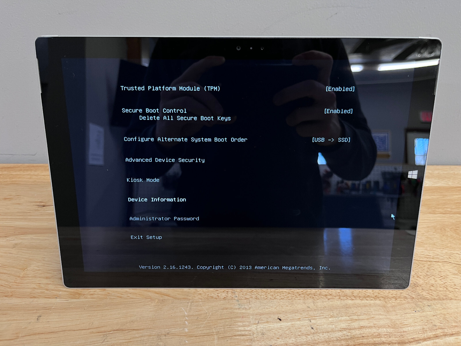 Surface Pro 3 12.5″ Tablet Intel Core i5 4th Gen – FOR PARTS OR NOT WORKING