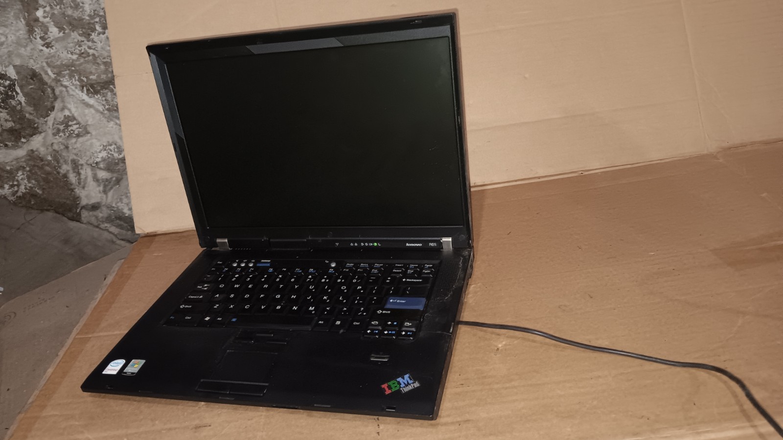 IBM Lenovo ThinkPad R61i Laptop 15.4″ LCD Screen Type 8932-9WU For parts