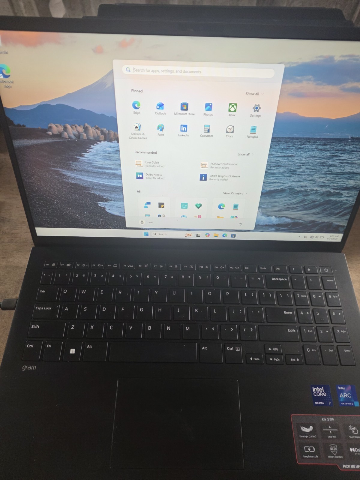LG Gram 15Z90S 15.6″ FHD Touch Ultra 7 Processor 155H 16GB 1TB SSD Good