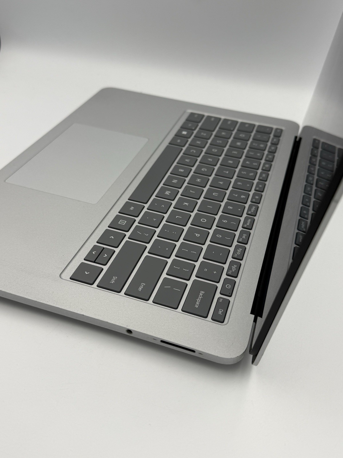 Microsoft Surface Laptop Studio 14.4” – i5 11th Gen | 16GB RAM | 256GB SSD – 22C