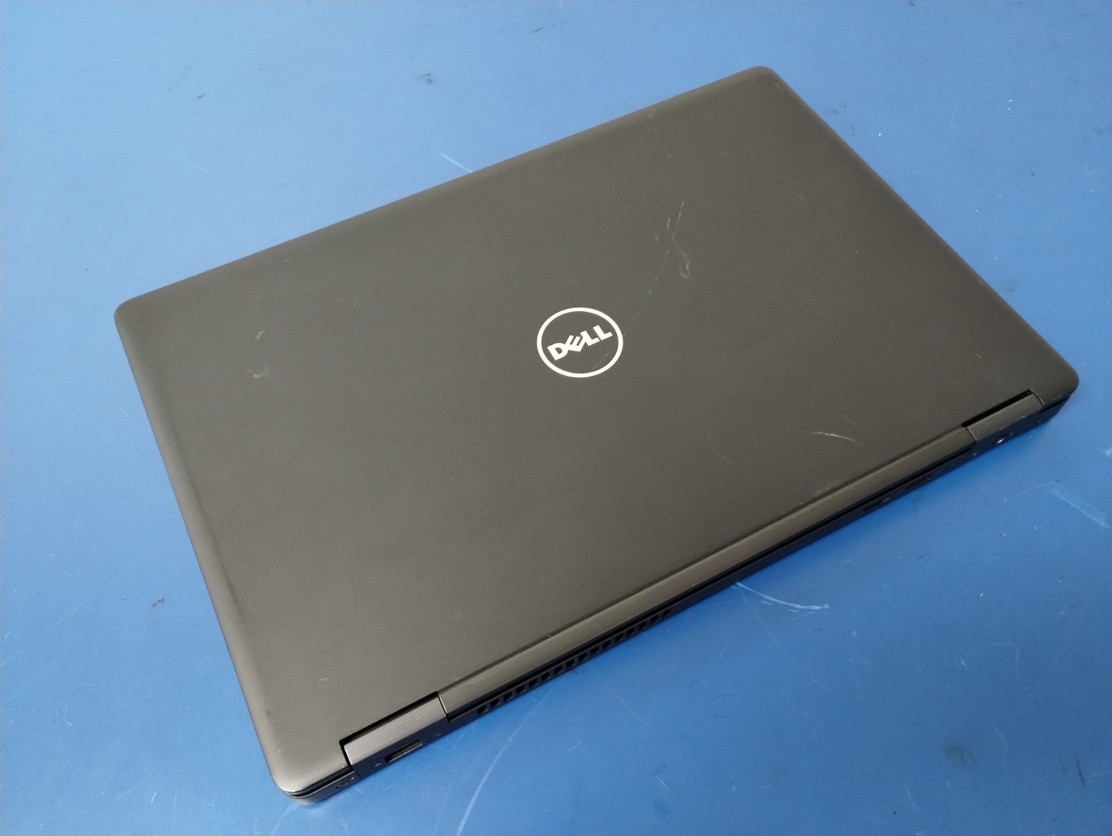 Dell Latitude 5580 15.6″ Intel Core i7-7820HQ 2.90GHz 20GB Ram 256GB SSD Laptop