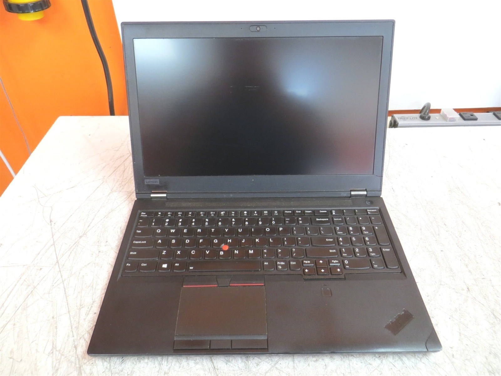 Scratched LCD Lenovo ThinkPad P52 Intel i7-8850H 2.6GHz 24GB 256GB P1000 AS-IS