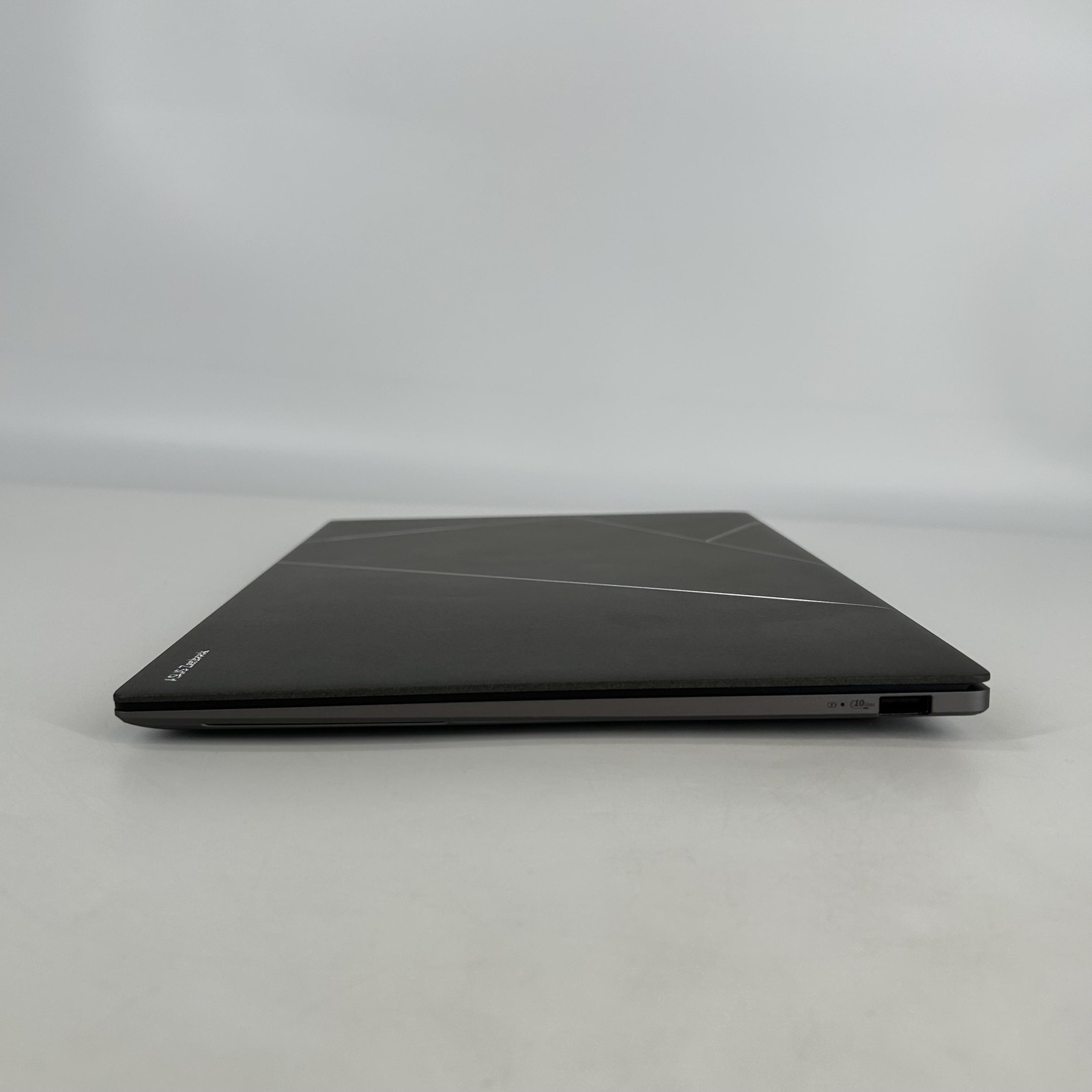 Asus Zenbook S 14 120Hz QHD+ TOUCH 2.2 GHz Ultra 7 258V 32GB 1TB SSD Excellent