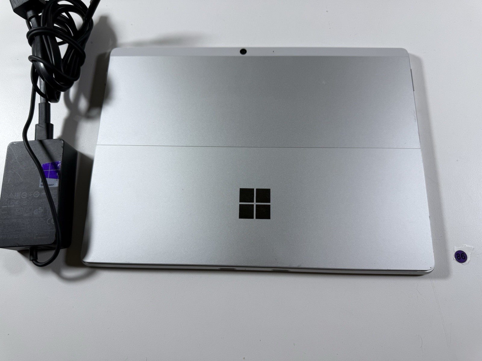 Microsoft Surface Pro 8 (1982) i5-1145G7 – 16GB RAM – 256GB 120Hz – Win 11 Pro